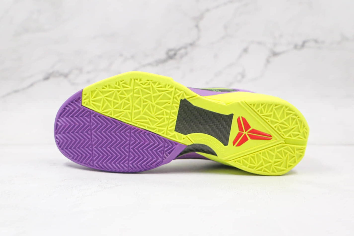 Nike Zoom Kobe 7 Supreme 'Christmas' 488244-500 - Limited Edition Holiday Basketball Sneakers Nike Zoom Kobe 7 Supreme 'Christmas' 488244-500 - Limited Edition Holiday Basketball Sneakers