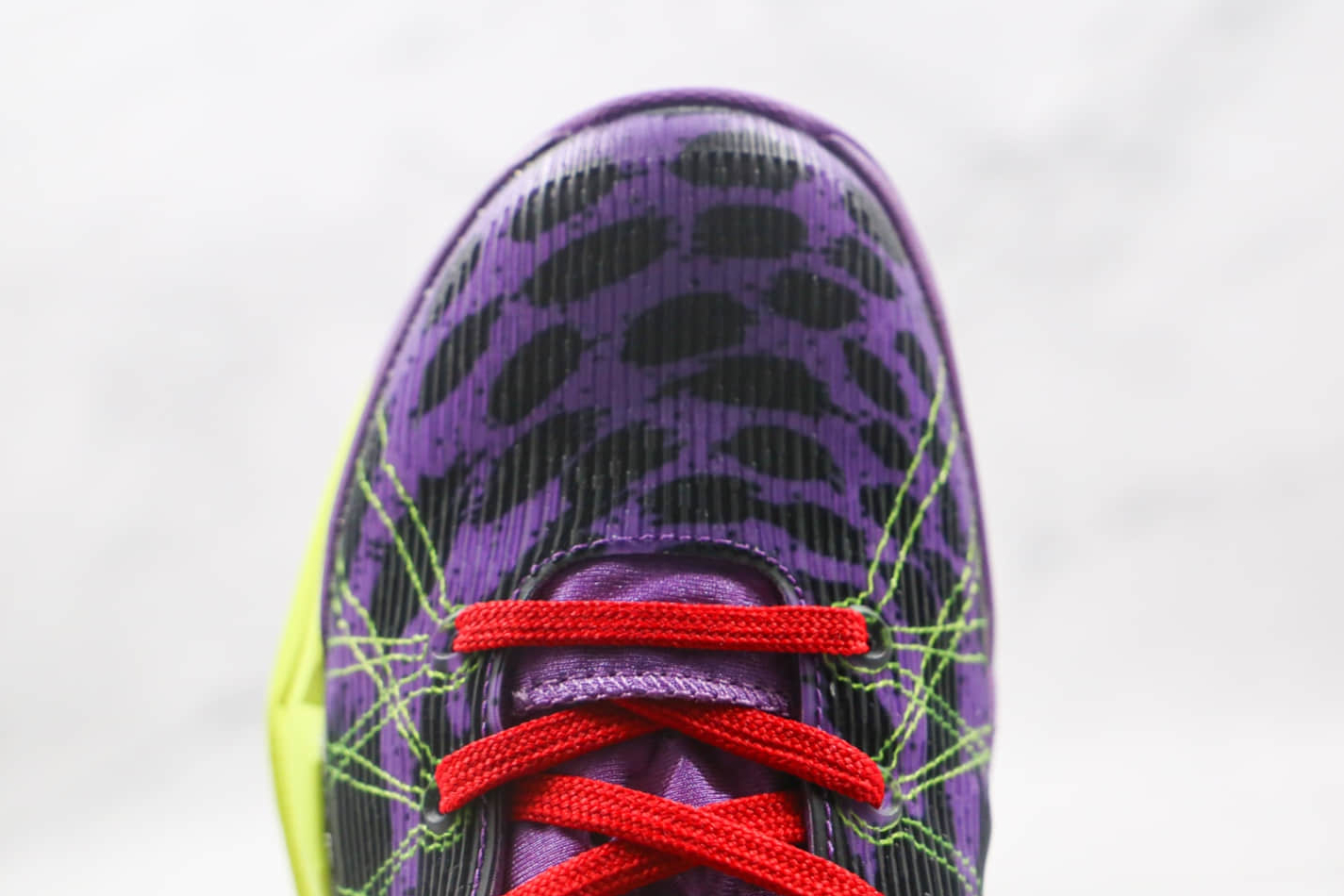 Nike Zoom Kobe 7 Supreme 'Christmas' 488244-500 - Limited Edition Holiday Basketball Sneakers Nike Zoom Kobe 7 Supreme 'Christmas' 488244-500 - Limited Edition Holiday Basketball Sneakers