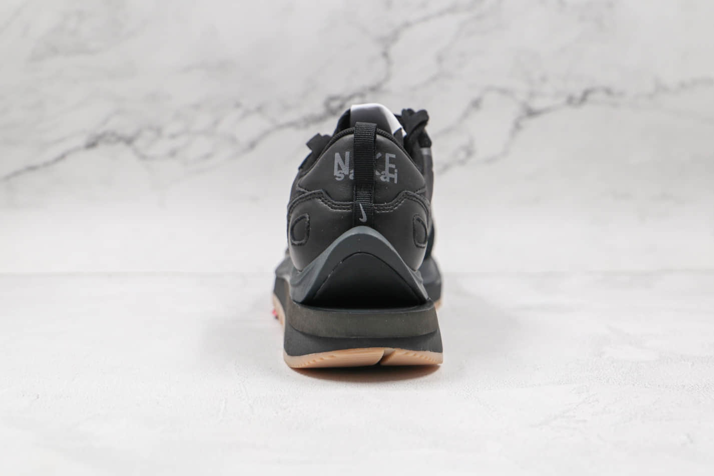 Nike Sacai x VaporWaffle 'Black Gum' DD1875-001 - Stylish Collaboration with Sleek Design and Iconic Colorway