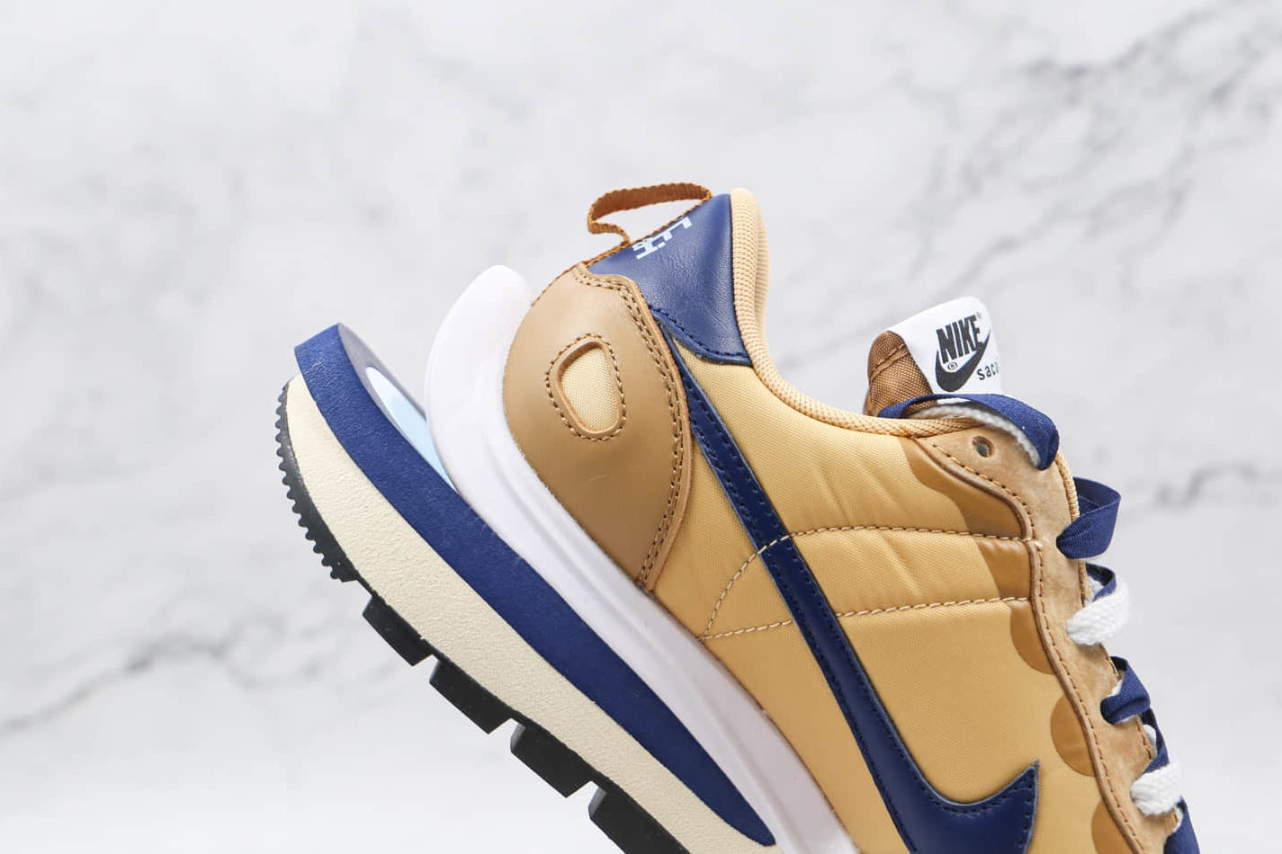 Nike sacai x VaporWaffle 'Sesame Blue Void' DD1875-200 - Stylish Collaboration with sacai for Unmatched Sneaker Appeal!