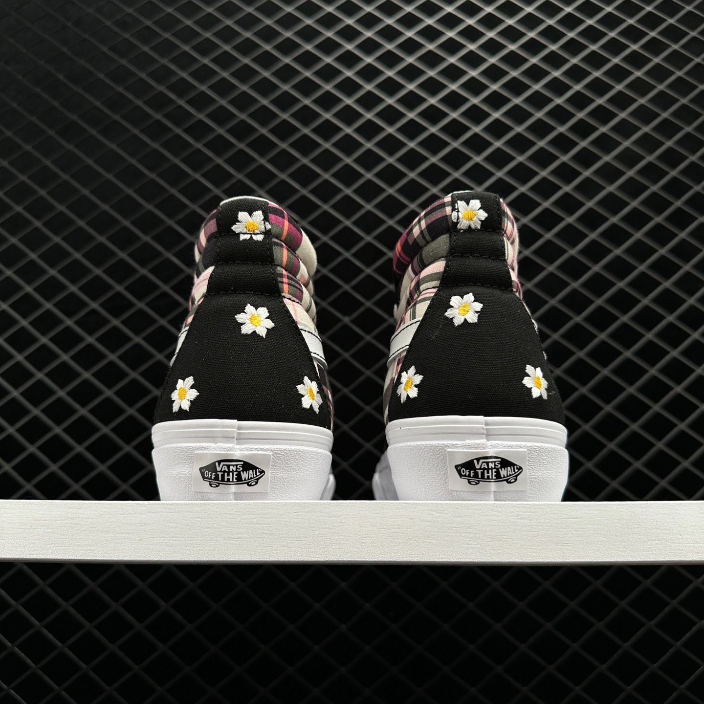 Vans SK8-HI Black White Pink VN0A7Q5NUUW - Shop Now! Vans SK8-HI Black White Pink VN0A7Q5NUUW - Shop Now!