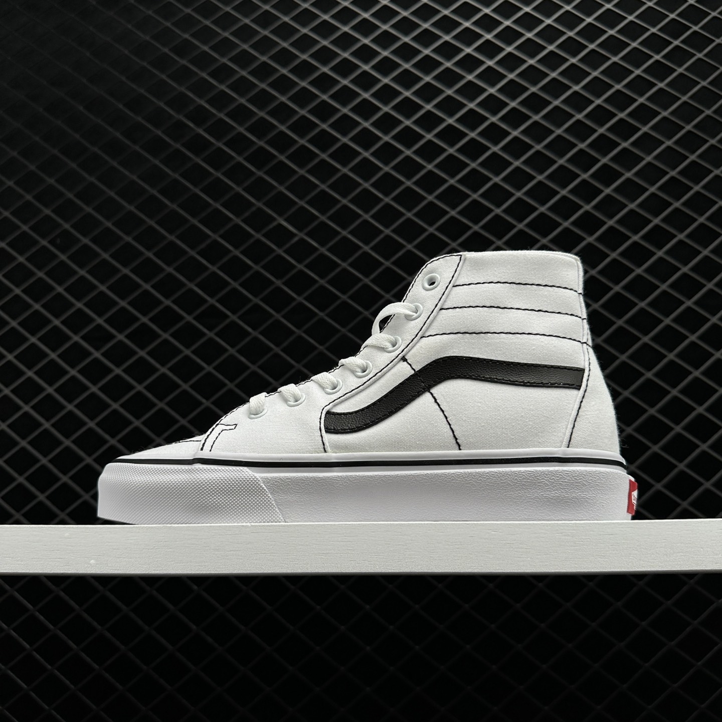 Vans SK8-HI Tapered White Unisex VN0A4U16IP2 - Stylish and Versatile Sneakers for Everyone