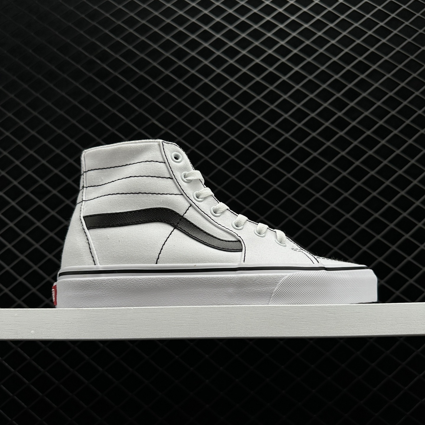 Vans SK8-HI Tapered White Unisex VN0A4U16IP2 - Stylish and Versatile Sneakers for Everyone