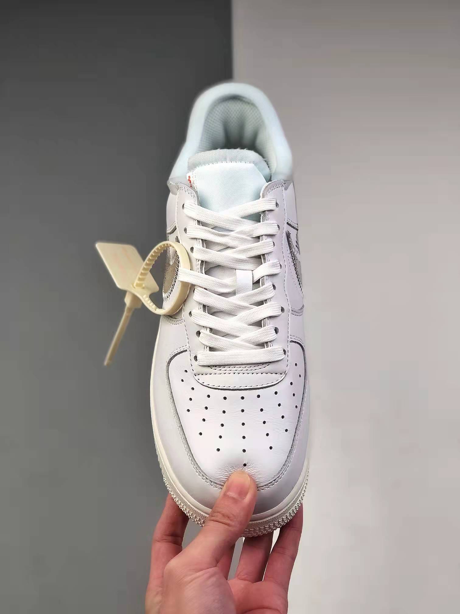 Nike OFF-WHITE x Nike Air Force 1 'ComplexCon Exclusive' AO4297-100 - Limited Edition Collab Sneakers Nike OFF-WHITE x Nike Air Force 1 'ComplexCon Exclusive' AO4297-100 - Limited Edition Collab Sneakers