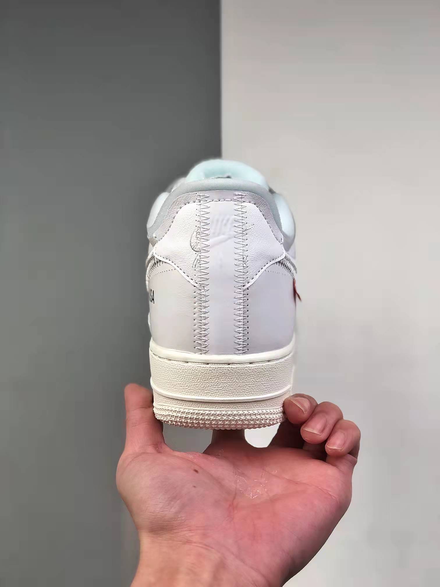 Nike OFF-WHITE x Nike Air Force 1 'ComplexCon Exclusive' AO4297-100 - Limited Edition Collab Sneakers Nike OFF-WHITE x Nike Air Force 1 'ComplexCon Exclusive' AO4297-100 - Limited Edition Collab Sneakers