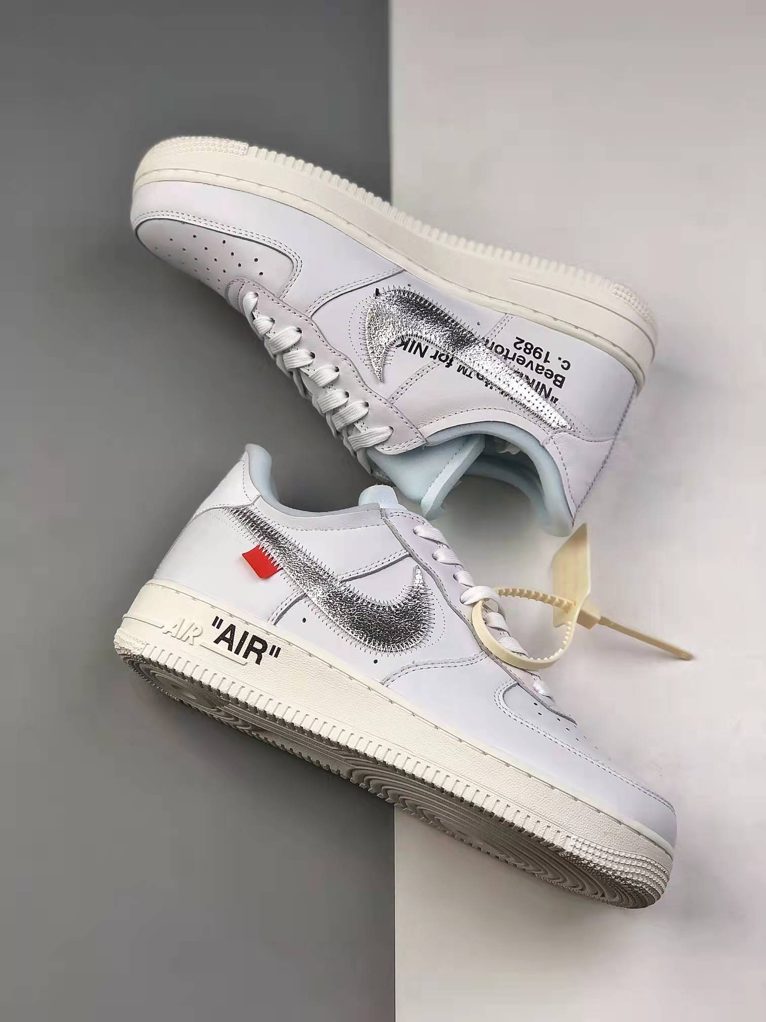 Nike OFF-WHITE x Nike Air Force 1 'ComplexCon Exclusive' AO4297-100 - Limited Edition Collab Sneakers Nike OFF-WHITE x Nike Air Force 1 'ComplexCon Exclusive' AO4297-100 - Limited Edition Collab Sneakers