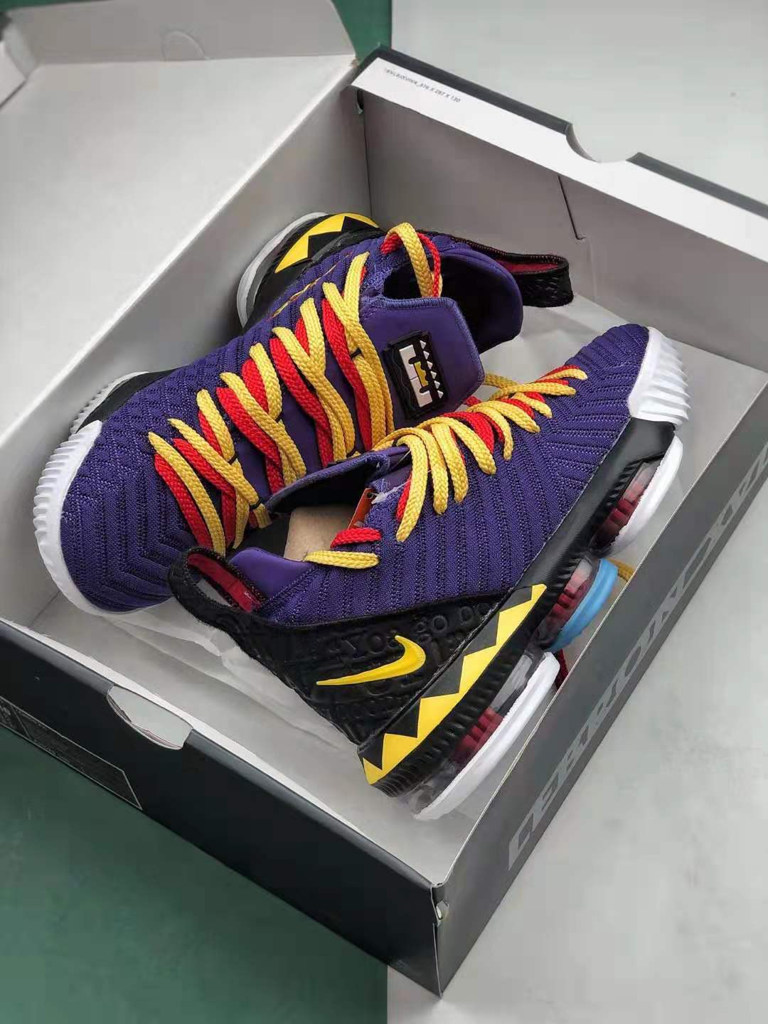 Nike LeBron 16 'Martin' CI1520-500 - Premium Basketball Shoes Nike LeBron 16 'Martin' CI1520-500 - Premium Basketball Shoes