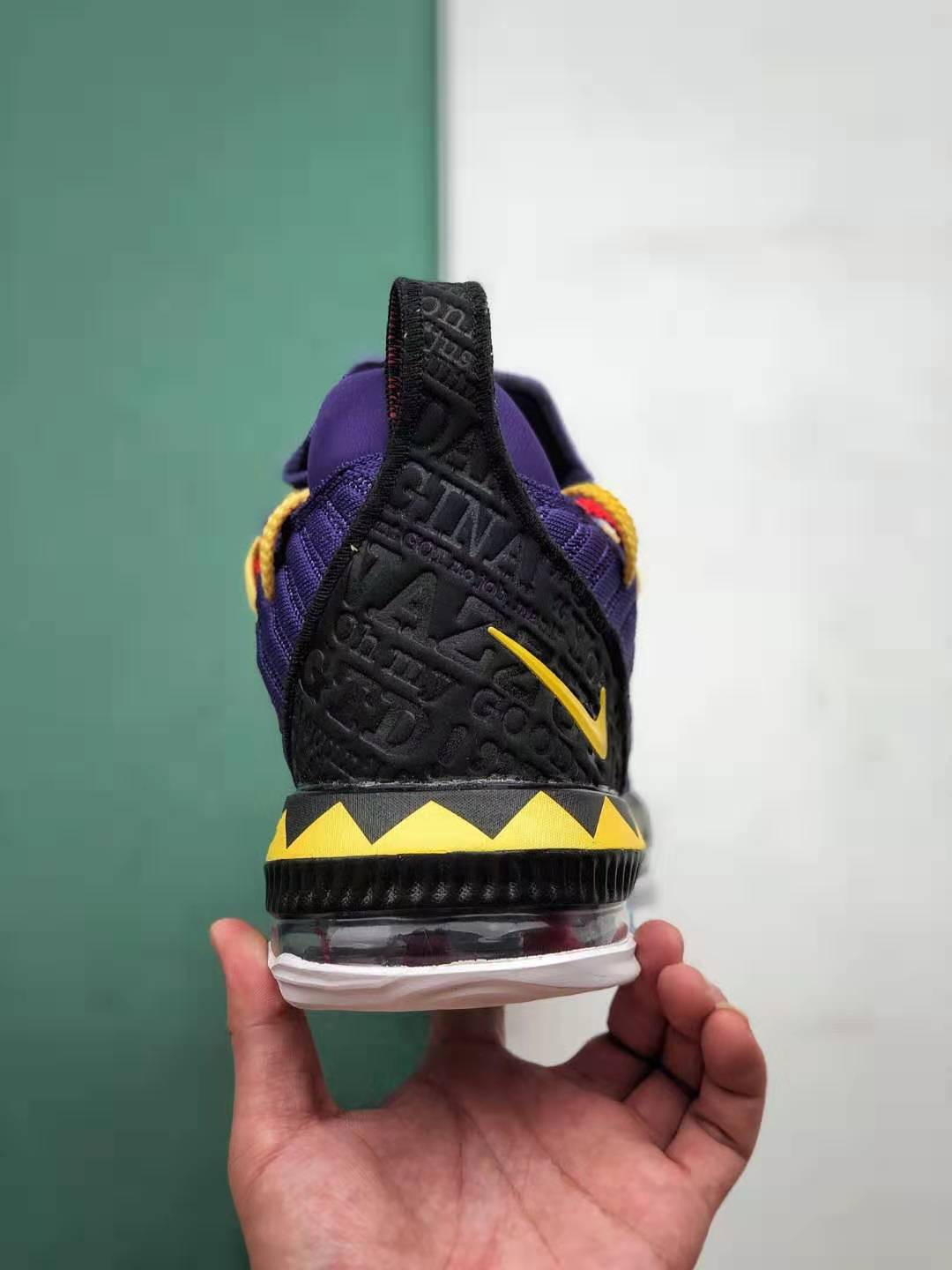 Nike LeBron 16 'Martin' CI1520-500 - Premium Basketball Shoes Nike LeBron 16 'Martin' CI1520-500 - Premium Basketball Shoes