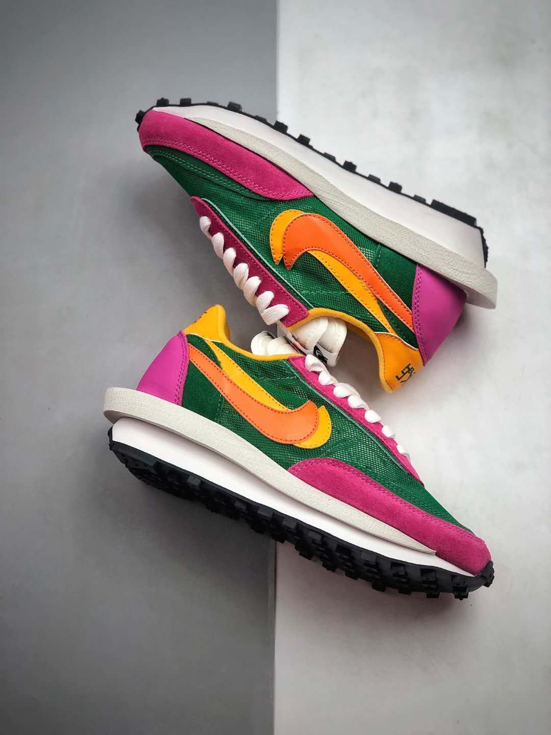 Nike sacai x LDWaffle 'Pine Green' BV0073-301 - Stylish Collaboration Sneakers